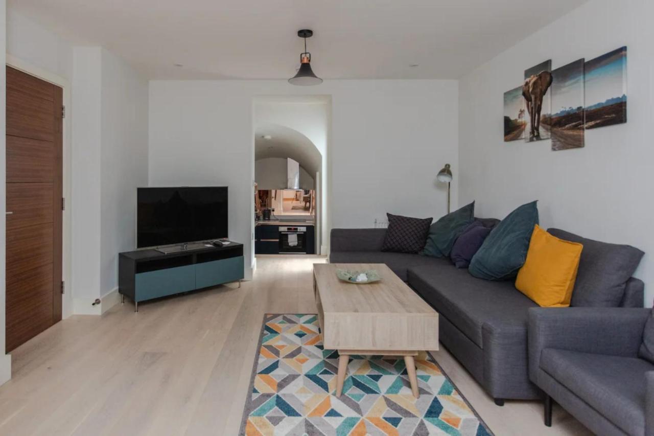 Spacious And Modern Apartment In Pimlico Лондон Экстерьер фото